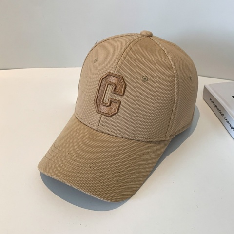 Kapelusze dla mężczyzn Nowa czapka z daszkiem z haftowaną literą C Kpop Fashion Couple Snapback Cap Men and Women Sun Hats Chapeau Homme