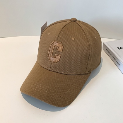 Kapelusze dla mężczyzn Nowa czapka z daszkiem z haftowaną literą C Kpop Fashion Couple Snapback Cap Men and Women Sun Hats Chapeau Homme