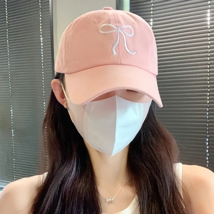Kapelusze dla mężczyzn Nowa czapka z daszkiem z haftowaną literą C Kpop Fashion Couple Snapback Cap Men and Women Sun Hats Chapeau Homme