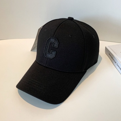 Kapelusze dla mężczyzn Nowa czapka z daszkiem z haftowaną literą C Kpop Fashion Couple Snapback Cap Men and Women Sun Hats Chapeau Homme