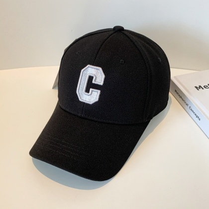 Kapelusze dla mężczyzn Nowa czapka z daszkiem z haftowaną literą C Kpop Fashion Couple Snapback Cap Men and Women Sun Hats Chapeau Homme