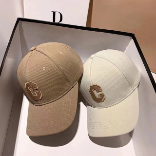 Kapelusze dla mężczyzn Nowa czapka z daszkiem z haftowaną literą C Kpop Fashion Couple Snapback Cap Men and Women Sun Hats Chapeau Homme