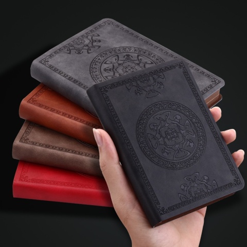 Mini notatnik kieszonkowy A6 w stylu retro Proces tłoczenia Szkicownik ze sztucznej skóry PU Przenośny notatnik Księgowość biurowa Mini notatnik kieszonkowy A6 w stylu retro Proces tłoczenia Szkicownik ze sztucznej skóry PU Przenośny notatnik Księgowość biurowa